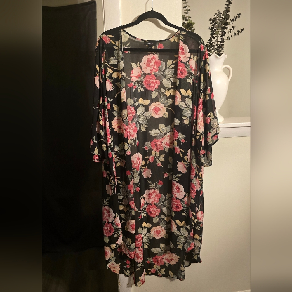 torrid Black Sheer Floral Kimono with Pink Roses - Picture 6 of 11
